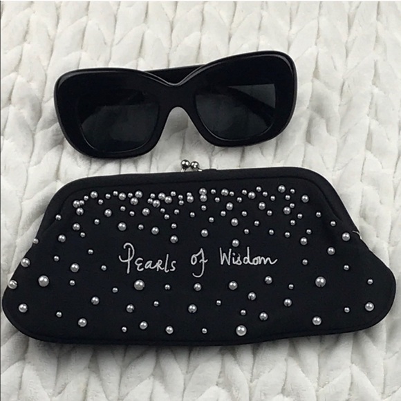 Lulu Guinness Handbags - Lulu Guinness Pearls Clutch